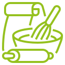 Agroturystyka Za Piecem – Zielony rysunek miski do mieszania z trzepaczką, wałkiem do ciasta i papierem pergaminowym, przedstawiający pieczenie lub gotowanie - idealny dla rodzin szukających agroturystyki dla rodziny lub noclegu dla rodziny z dziećmi.